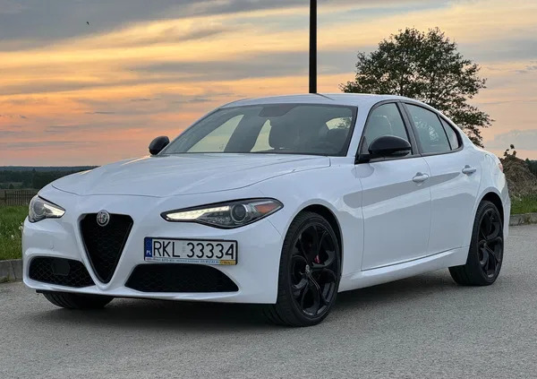 podkarpackie Alfa Romeo Giulia cena 104550 przebieg: 61257, rok produkcji 2019 z Rzeszów